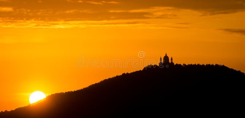 Turin (Torino), solnedgång på basilika av Superga fotografering för bildbyråer Turin (Torino), solnedgång på basilika av Superga fotografering för bildbyråer