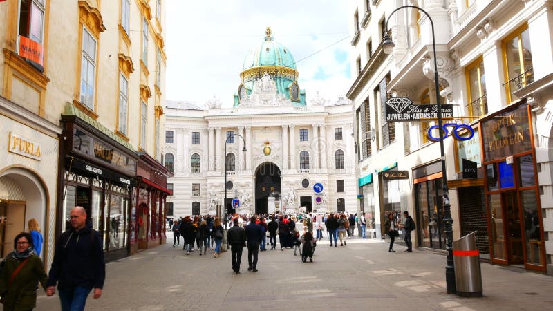 Turistas de viena áustria na rua kohlmarkt