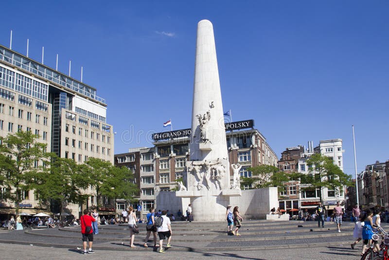 Turister i Amsterdam arkivbilder Turister i Amsterdam arkivbilder