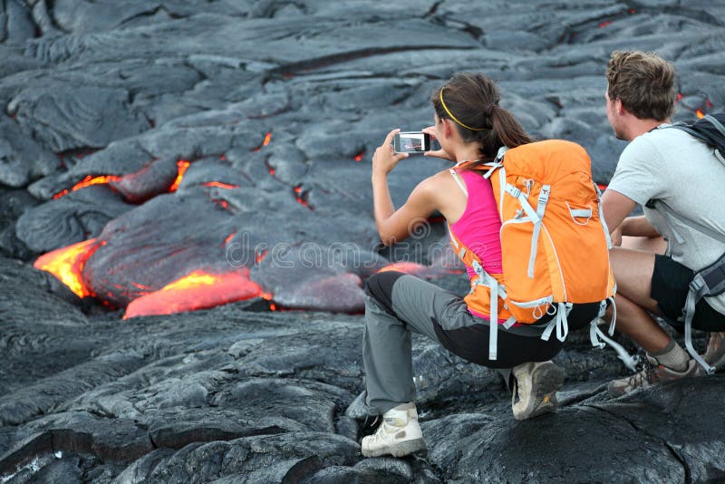 Turisti della lava dell'Hawai