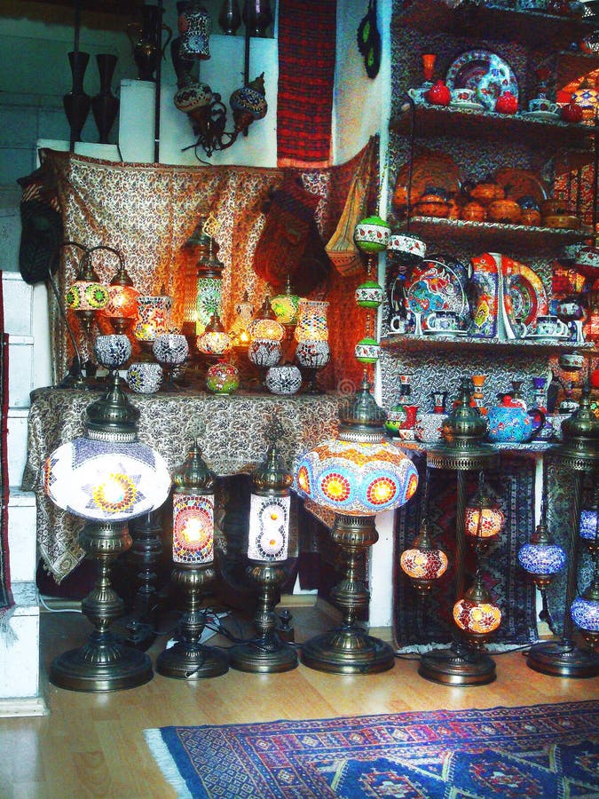 Immagini Stock - Lampada Turca O Lanterna Marocchina, Stile Orientale,  Lampade Decorative In Negozio, Nel Global Village, Dubai, Emirati Arabi  Uniti. Image 136257489