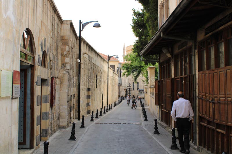Turkiskt Gaziantep, 24 Juni, - 2019: Gator av Gaziantep royaltyfri bild Turkiskt Gaziantep, 24 Juni, - 2019: Gator av Gaziantep royaltyfri bild
