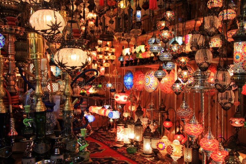 achtergrond mineraal Zwart Turkse Lampenwinkel in De Grote Bazaar, Istanboel Stock Foto - Image of  artisanaal, oosters: 35641144