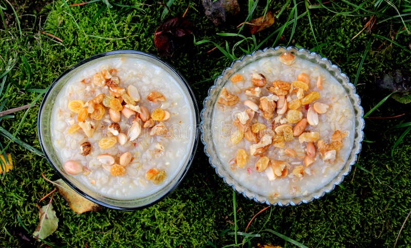 Turkse traditionele Noah ` s van dessertashure Pudding stock foto Turkse traditionele Noah ` s van dessertashure Pudding stock foto
