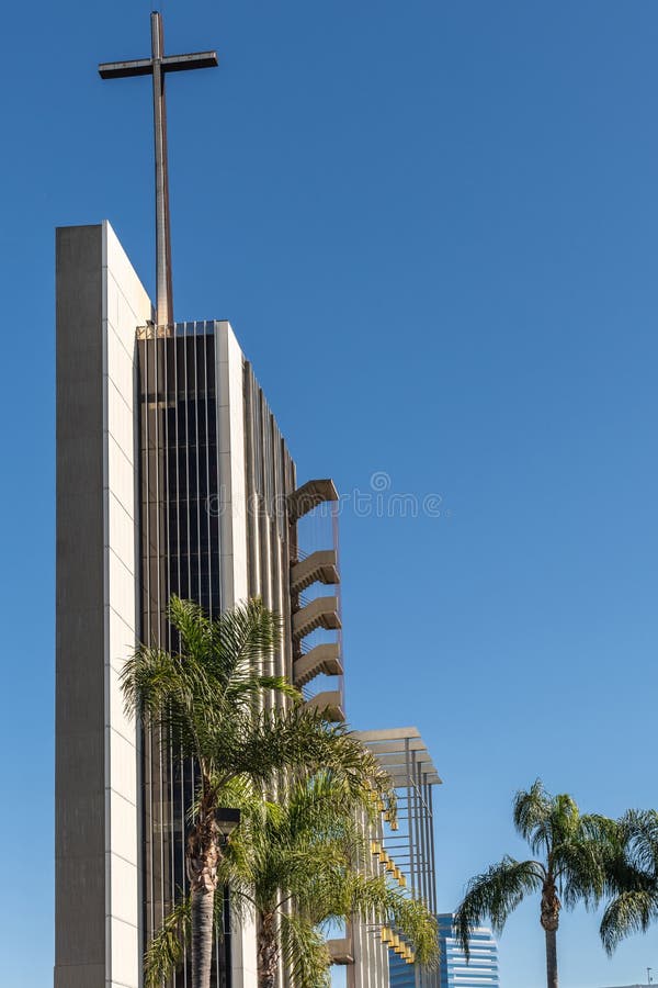 Turm der Hoffnung in Christus-Kathedrale im Garten Grove, Kalifornien stockbild Turm der Hoffnung in Christus-Kathedrale im Garten Grove, Kalifornien stockbild