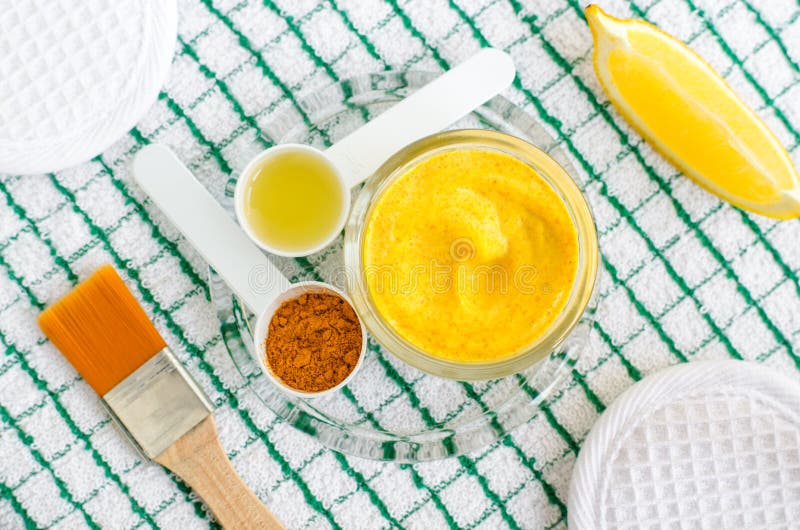 Turmeric olive oil face mask