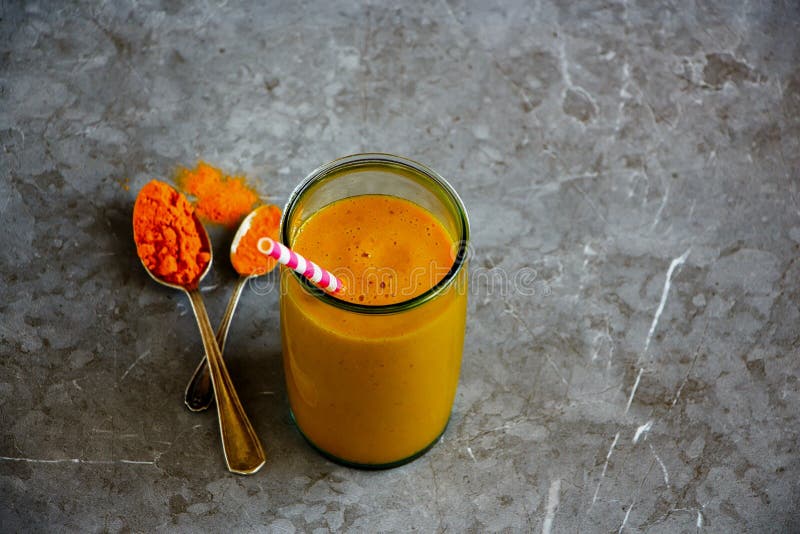 Turmeric μπανανών μάγκο καταφερτζής στοκ φωτογραφίες με δικαίωμα ελεύθερης χρήσης Turmeric μπανανών μάγκο καταφερτζής στοκ φωτογραφίες με δικαίωμα ελεύθερης χρήσης