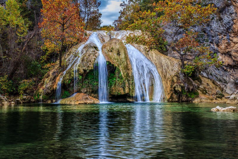 Turner Falls, at 77 feet (23 m), is locally considered Oklahoma's tallest waterfall, although its height matches one in Natural Falls State Park. The falls are located on Honey Creek in the Arbuckle Mountains in south central Oklahoma, near the city of Davis.The falls are named after Mazeppa Thomas Turner, a farmer who settled in the area in 1878 and discovered them. Turner Falls, at 77 feet (23 m), is locally considered Oklahoma's tallest waterfall, although its height matches one in Natural Falls State Park. The falls are located on Honey Creek in the Arbuckle Mountains in south central Oklahoma, near the city of Davis.The falls are named after Mazeppa Thomas Turner, a farmer who settled in the area in 1878 and discovered them.