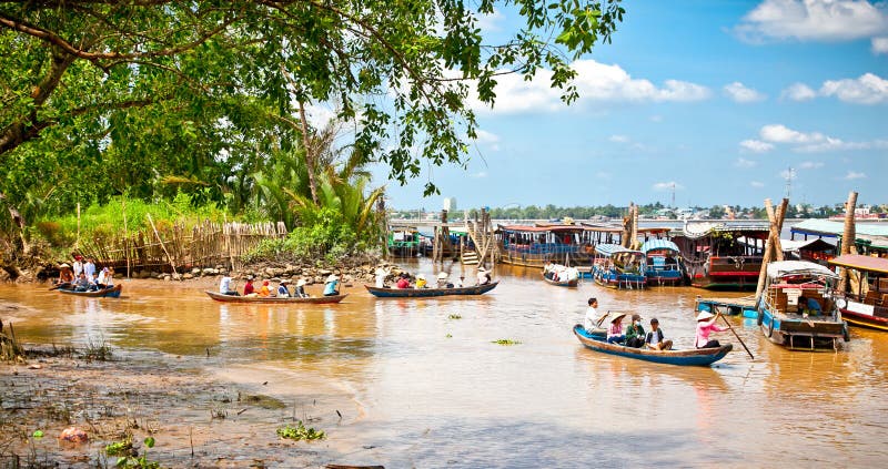 Turysta łodzie w Ben Tre, Mekong delta, Wietnam obraz stock Turysta łodzie w Ben Tre, Mekong delta, Wietnam obraz stock