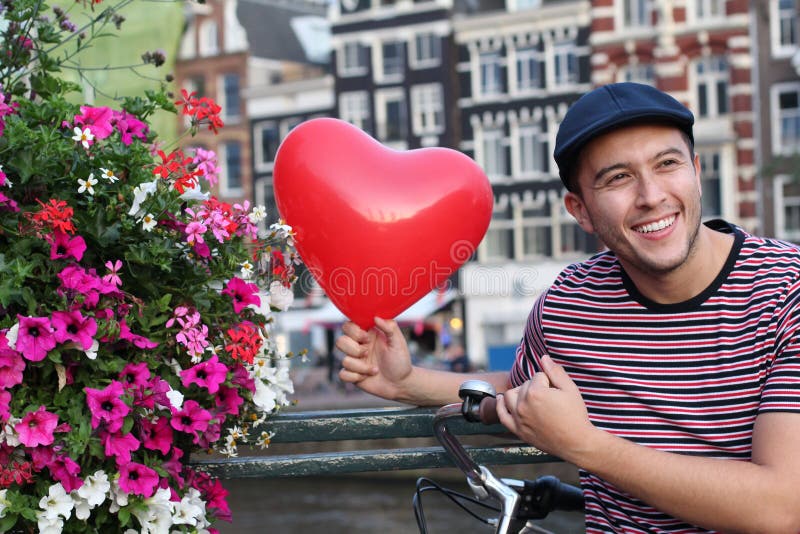Turystyka zakochana w Amsterdamie zdjęcie stock Turystyka zakochana w Amsterdamie zdjęcie stock