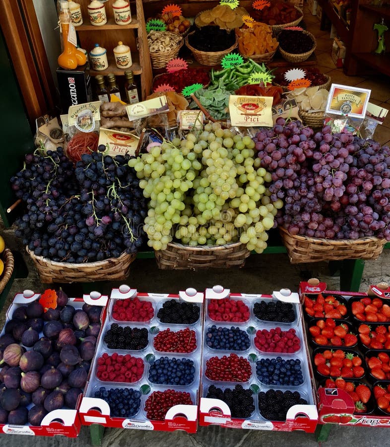 Tuscan αγορά φρούτων στοκ εικόνα με δικαίωμα ελεύθερης χρήσης Tuscan αγορά φρούτων στοκ εικόνα με δικαίωμα ελεύθερης χρήσης