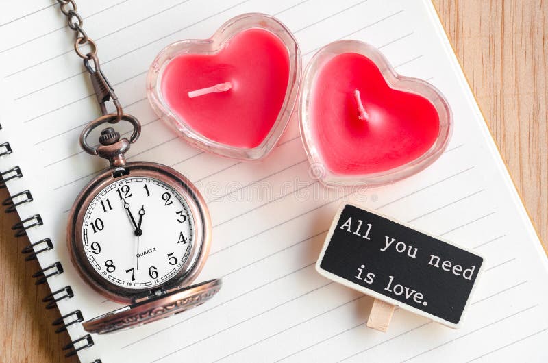 Tutto che abbiate bisogno di è amore immagine stock Tutto che abbiate bisogno di è amore immagine stock