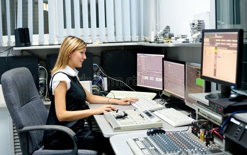 TV dyrektor przy redaktorem obrazy royalty free TV dyrektor przy redaktorem obrazy royalty free