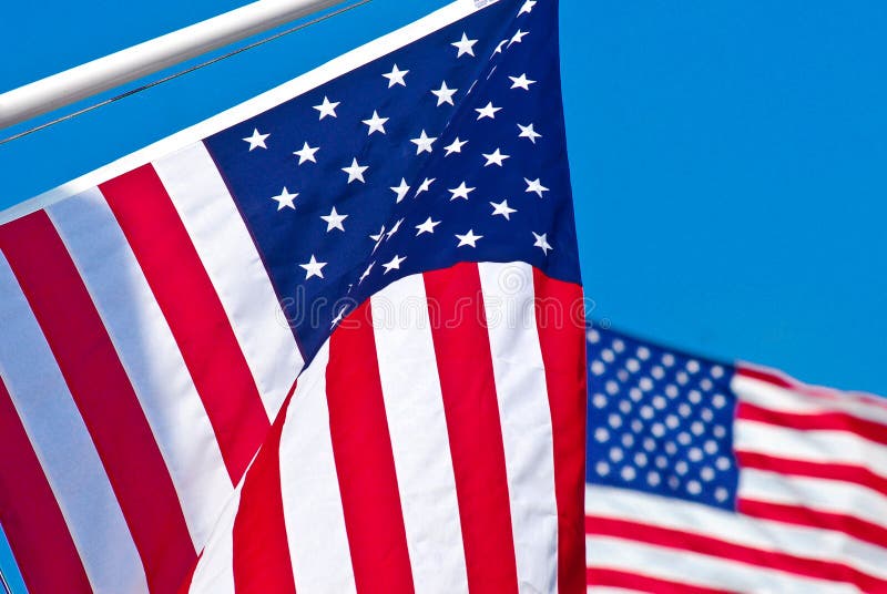 Twee Amerikaanse vlaggen. stock foto Twee Amerikaanse vlaggen. stock foto