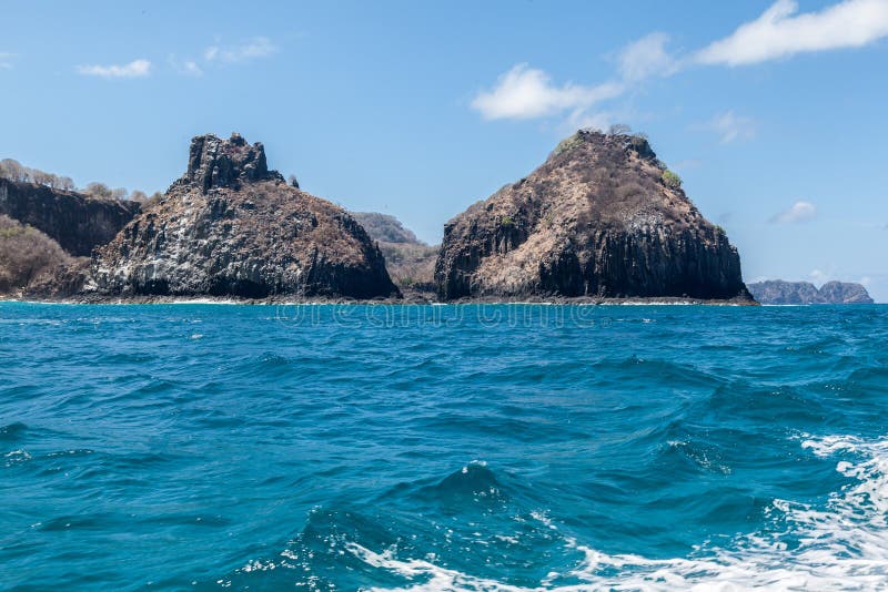 Twee Broers Fernando de Noronha Island stock afbeelding Twee Broers Fernando de Noronha Island stock afbeelding