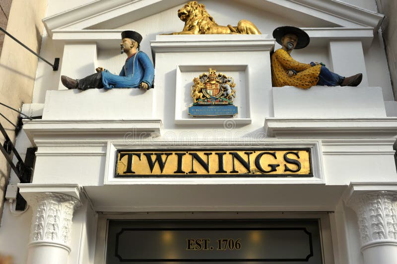 Twinings a loja a mais velha do chá no mundo situado na costa, Londres foto de stock Twinings a loja a mais velha do chá no mundo situado na costa, Londres foto de stock