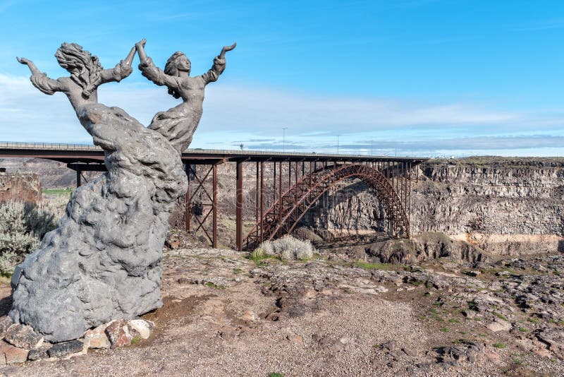 The Twins, a sculpture near the edge of the Snake River Canyon