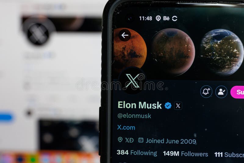 Twitter changes name to X. Elon Musk twitter account.