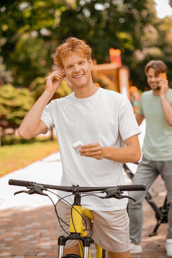 Strong guy saddles gadget