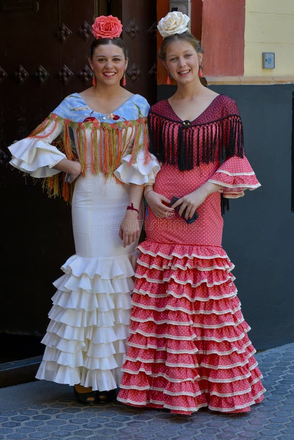 Mexican dancers portrait editorial photo. Image of authentic - 21750936