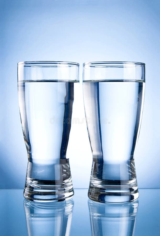 kromatisk Normalt marionet Two Glasses of Water on a Blue Stock Photo - Image of aqua, drink: 25010152 kromatisk Normalt marionet Two Glasses of Water on a Blue Stock Photo - Image of aqua, drink: 25010152