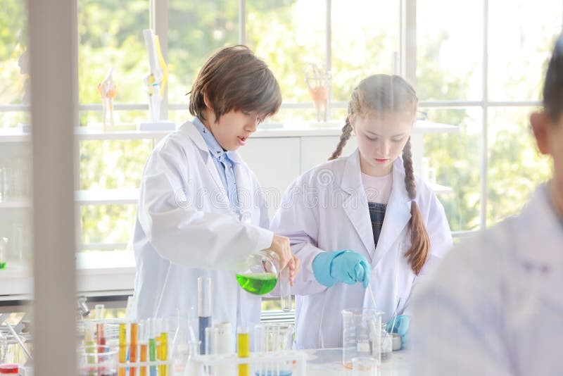 138 Kids Experimenting Chemistry Stock Photos - Free & Royalty-Free ...