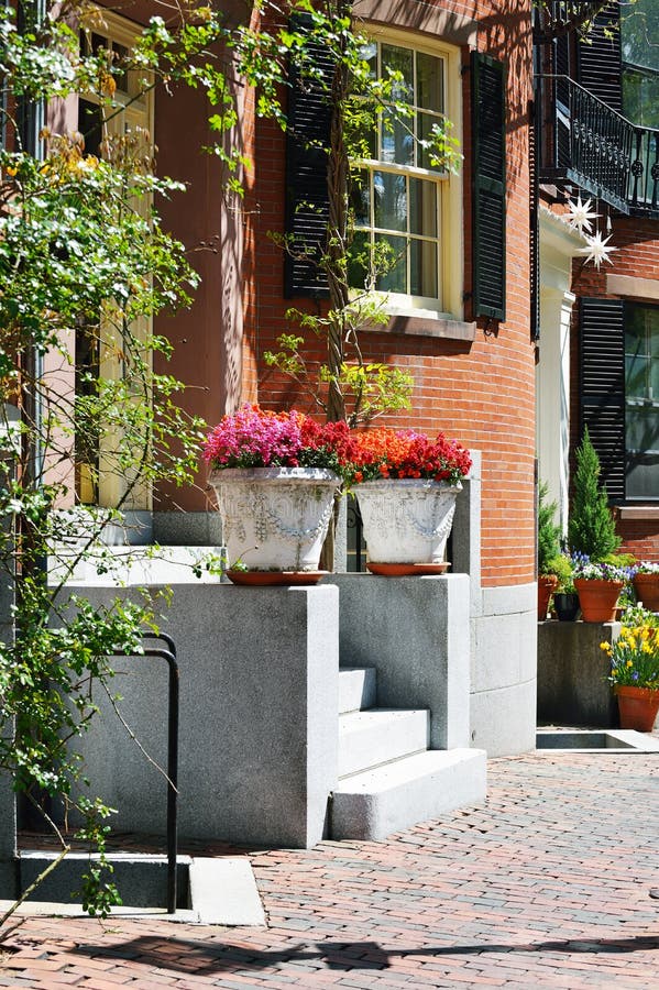 Planter stock image. Image of landscaped, front, bells 9825697