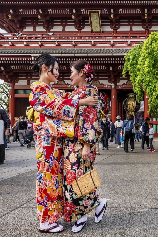 Japanese Men Used By Two GIrls