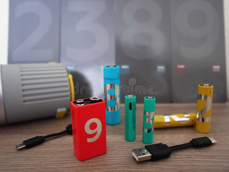Type de batteries d'aa Détails et plan rapproché intérieurs photographie stock libre de droits Type de batteries d'aa Détails et plan rapproché intérieurs photographie stock libre de droits