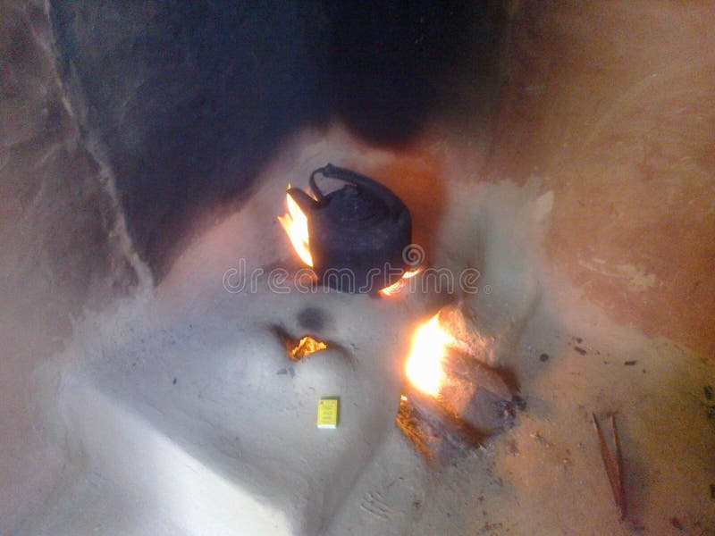 Typische oven om voedsel te koken royalty-vrije stock foto Typische oven om voedsel te koken royalty-vrije stock foto