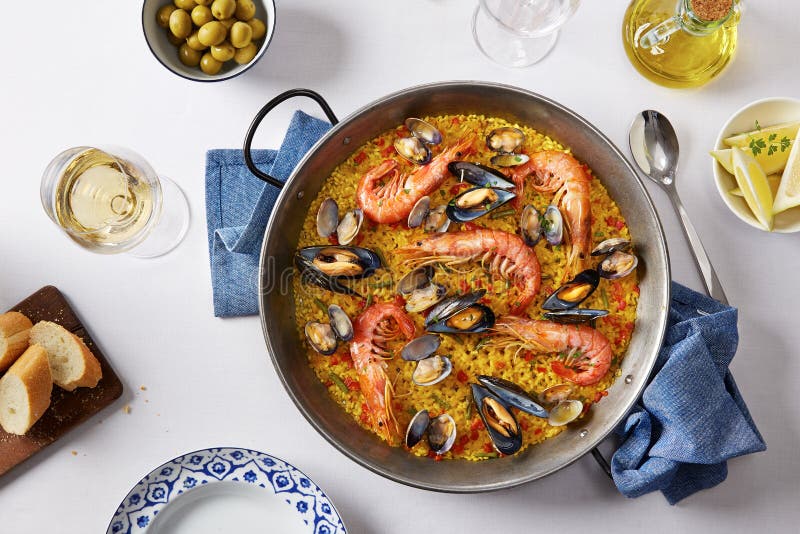 Typische Spaanse zeevruchtenpaella royalty-vrije stock fotografie Typische Spaanse zeevruchtenpaella royalty-vrije stock fotografie