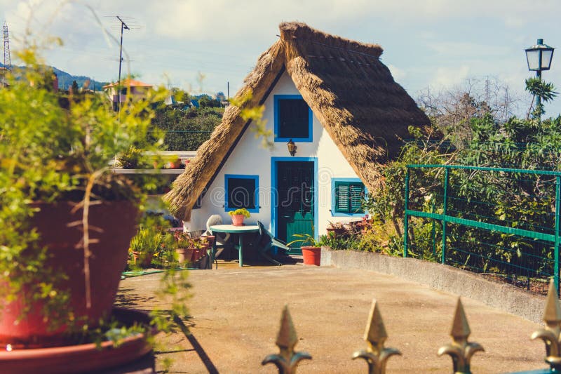 Typisches Madeira-Landwirt ` s Haus stockfoto Typisches Madeira-Landwirt ` s Haus stockfoto