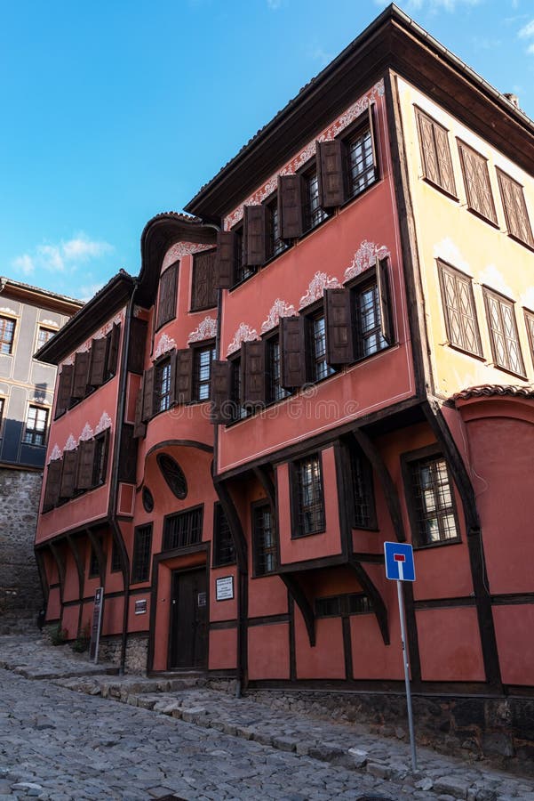 Typisk arkitektur, historiska medeltida hus i Bulgarien Det historiska museet av den Plovdiv utställningrenässans _ fotografering för bildbyråer Typisk arkitektur, historiska medeltida hus i Bulgarien Det historiska museet av den Plovdiv utställningrenässans _ fotografering för bildbyråer