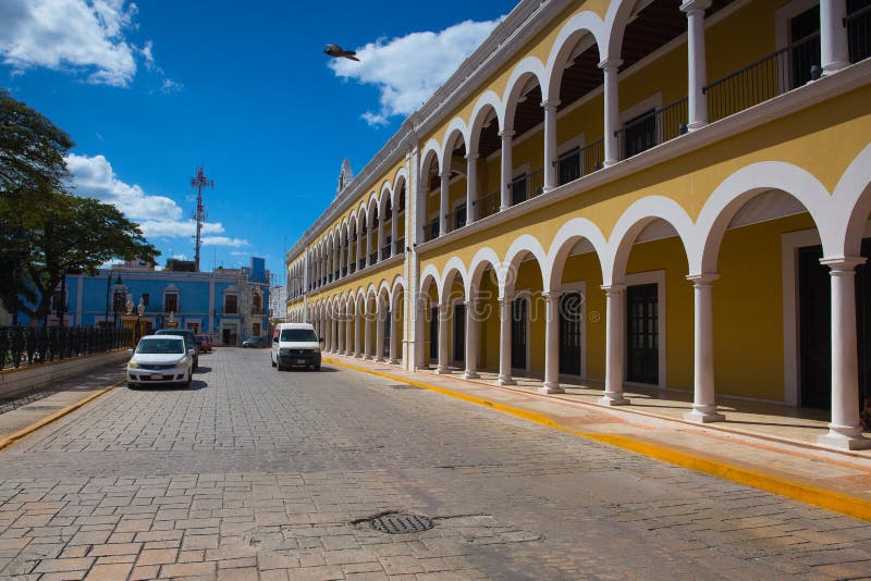 Typisk kolonial gata i Campeche, Mexico arkivfoton Typisk kolonial gata i Campeche, Mexico arkivfoton