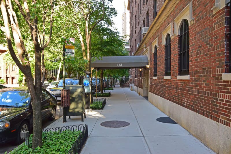 Typisk sikt av den Manhattan midtownen till öst av Central Park royaltyfri bild