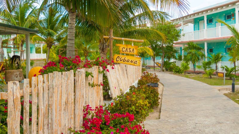 Typisk trähusö Cayo Largo Cuba arkivfoto Typisk trähusö Cayo Largo Cuba arkivfoto
