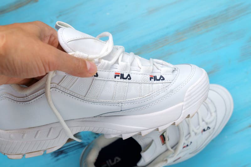 fila shoe logo