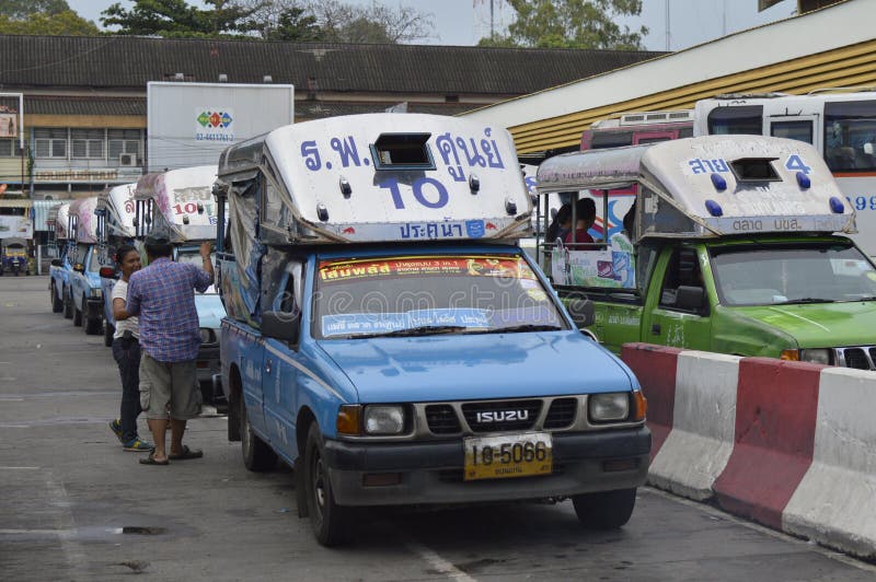 Táxi Khon Kaen Tailândia do recolhimento imagens de stock