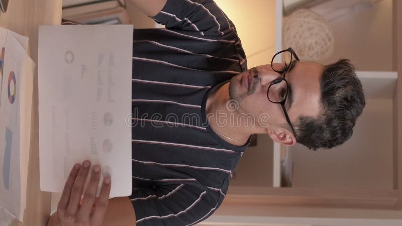 Tâche distante verticale gestion des données man banque de vidéos