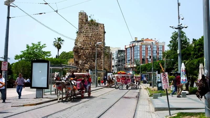 Tätigkeit an Cumhuriyet-Allee in Antalya