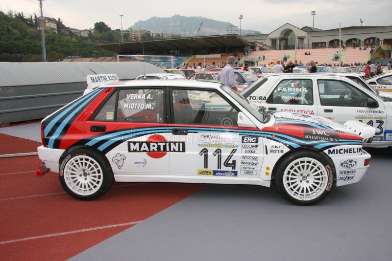 Tävlings- bil för Lancia delta s4 royaltyfri fotografi Tävlings- bil för Lancia delta s4 royaltyfri fotografi