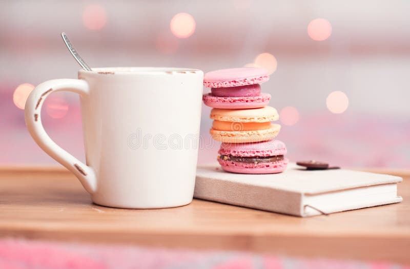 Tè e maccheroni fotografia stock libera da diritti Tè e maccheroni fotografia stock libera da diritti
