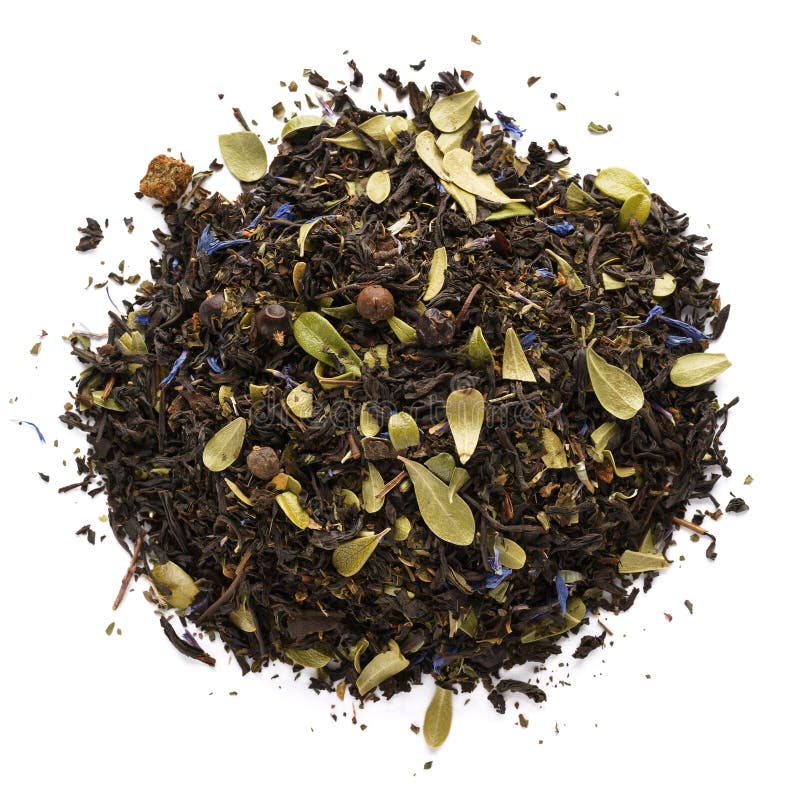 Tè nero asciutto misto con le erbe, i petali del fiore e le bacche fotografie stock libere da diritti Tè nero asciutto misto con le erbe, i petali del fiore e le bacche fotografie stock libere da diritti