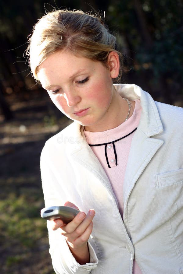 Download Téléphone Portable De Fixation De Femme Image stock - Image du communiquez, people: 91109
