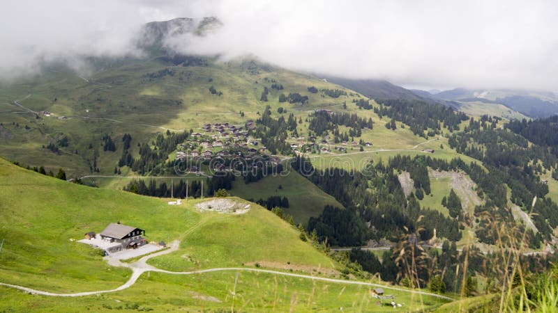 Téléphérique vue champery mountain en suisse