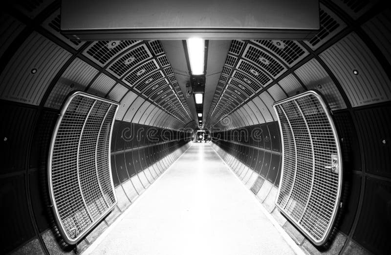 Túnel do cilindro imagens de stock royalty free Túnel do cilindro imagens de stock royalty free