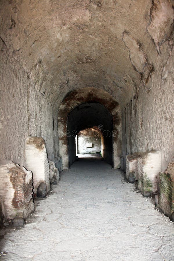 Túnel romano imagem de stock Túnel romano imagem de stock