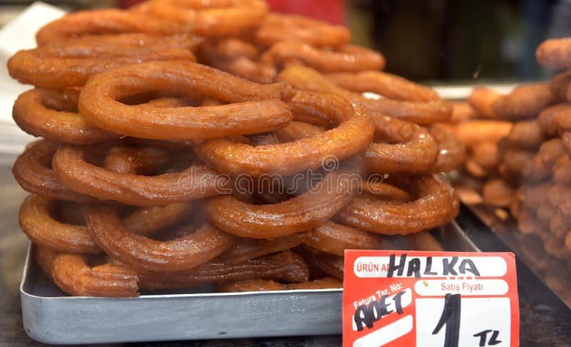 Türkischer Straßen-Nachtisch Halka Tatlisi stockbilder Türkischer Straßen-Nachtisch Halka Tatlisi stockbilder