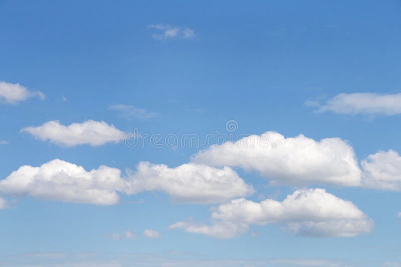 Tła cloudscape cumulusu chmury przeciw niebieskiemu niebu obrazy stock Tła cloudscape cumulusu chmury przeciw niebieskiemu niebu obrazy stock