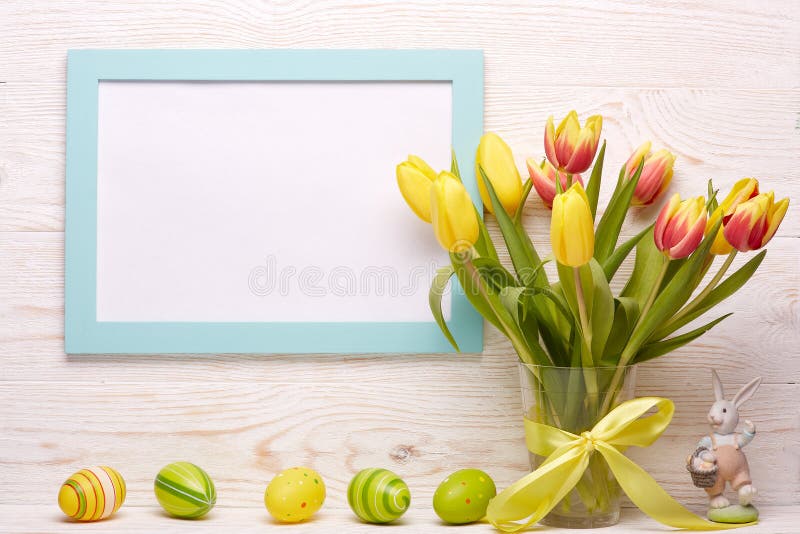 Tło barwiący Easter jajek eps8 formata czerwony tulipanu wektor zdjęcia stock